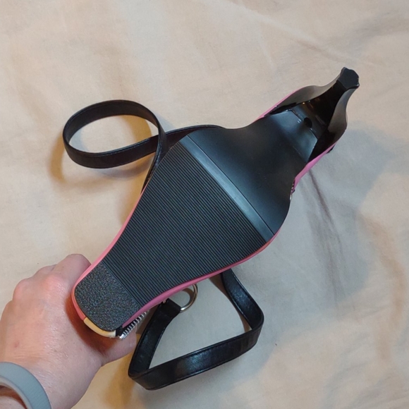 Insanely Fashionable Purse - Picture 3 of 4